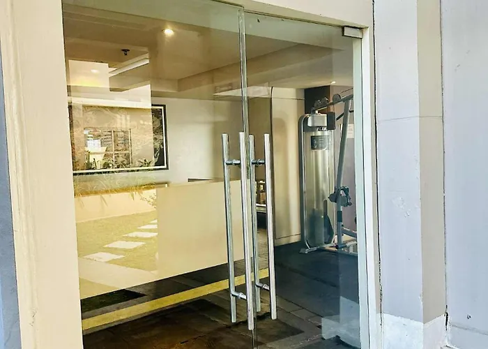 09t2 Chic Corners, W Balcony, Horizons 101 Cebu