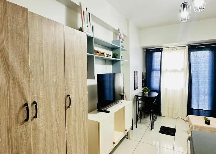 09t2 Chic Corners, W Balcony, Horizons 101 *