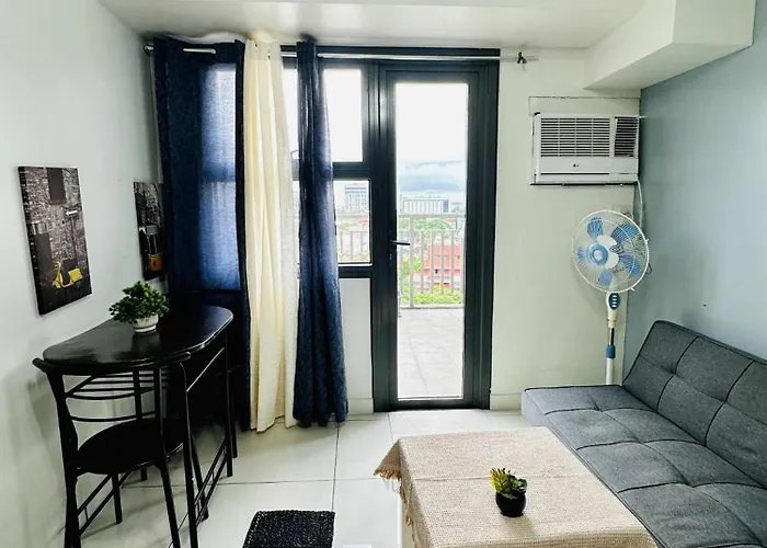 09t2 Chic Corners, W Balcony, Horizons 101 *