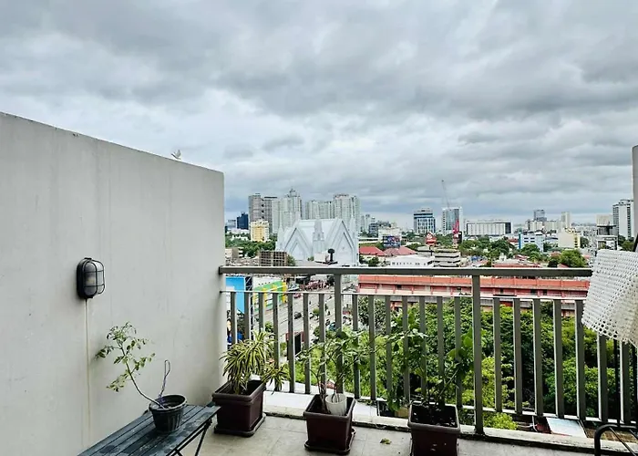 09t2 Chic Corners, W Balcony, Horizons 101 Cebu